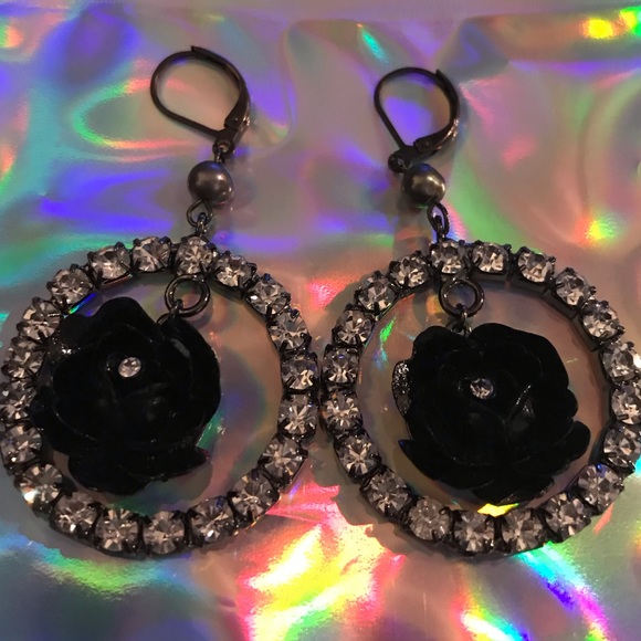 Crystal hoop rose earrings Betsey Johnson vTg